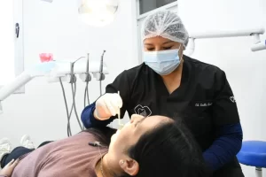 El populismo de Durand, ahora tambien ofrece odontologos gratis