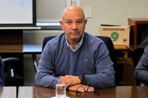 El interior provincial pide la renuncia del director del ente de servicios públicos.