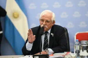 Mas de la doble moral libertaria de Zapata: ahora pide endurecer penas y sanciones por actividades ilegales en Malvinas